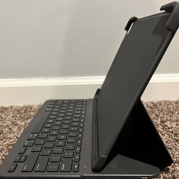 Logitech - Slim Folio Pro Keyboard Folio for Apple iPad Pro 12.9 - Graphite - Picture 7 of 7